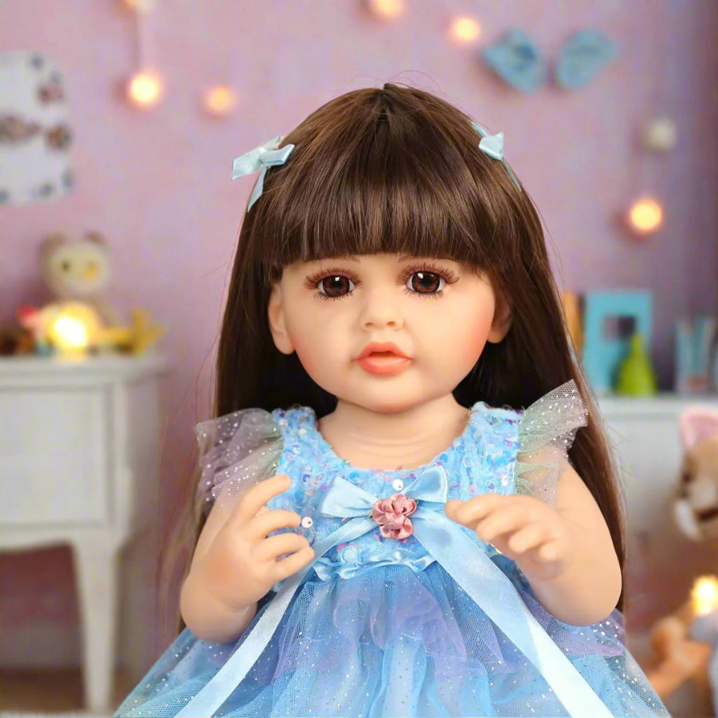 Lifelike 55 cm Silicone Reborn Baby Doll by NestyFox – Realistic Soft-Touch Newborn Doll with Detailed Facial Features, Adorable Outfit & Accessories – Perfect for Kids & Collectors