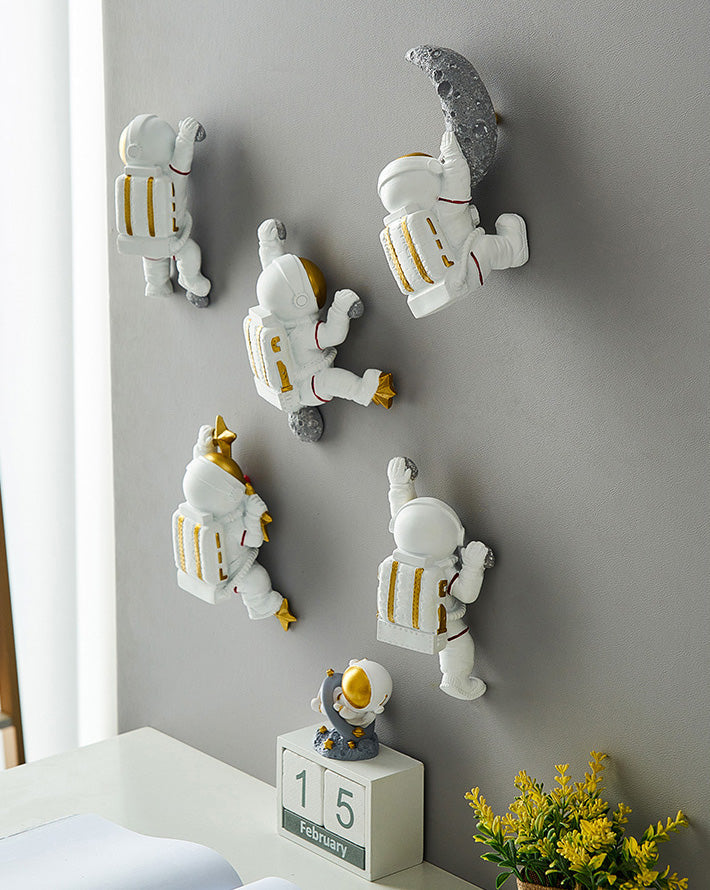 Astronaut Climbers